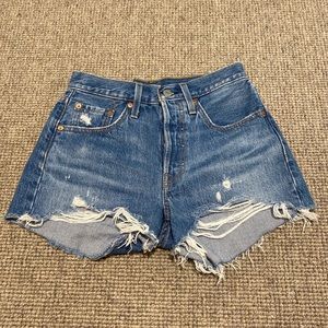 Levi’s Darkwash Shorts Size 24